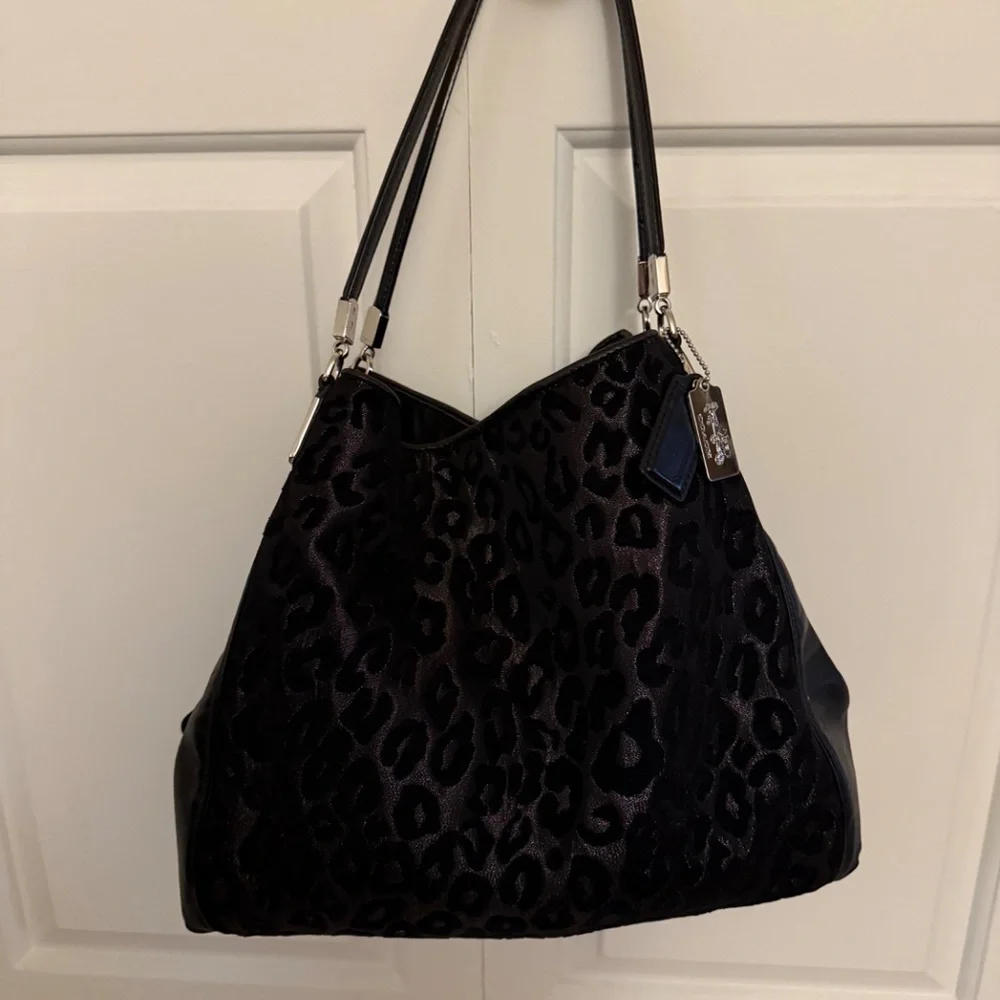 Coach triple compartment black animal print bag - Picture 4 of 7